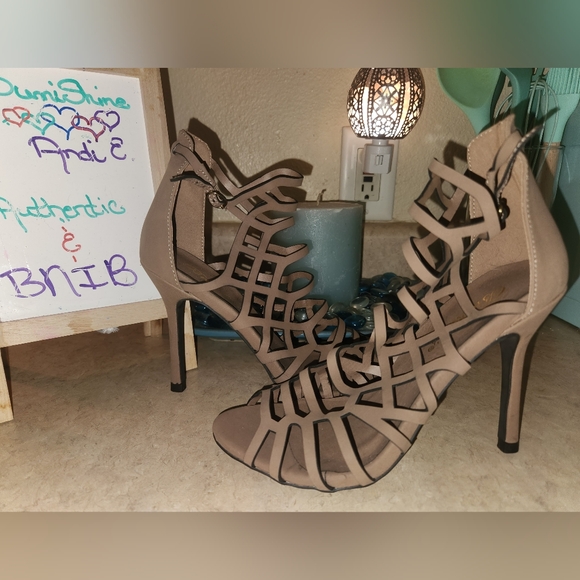 Breckelle's Geometric Cutout Stiletto Peep Toe Sandal, NATURAL, SZ: 5.5 ~ NWOT - Picture 2 of 11